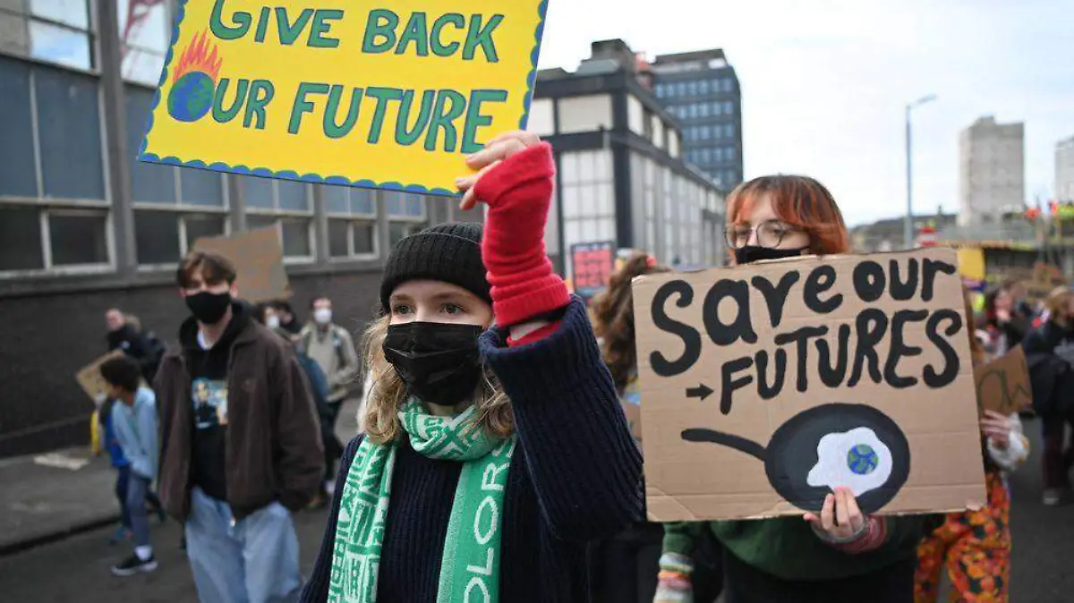 protesta jovenes COP26-AFP